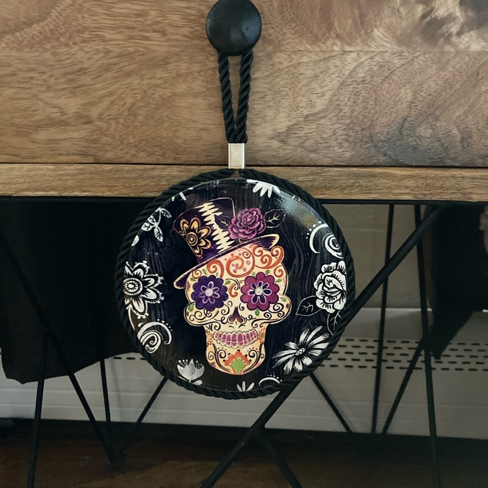 The day of the dead sugar skull wall decor